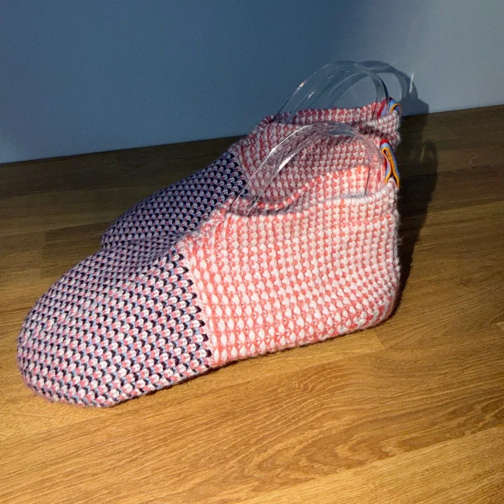 Bombas Kids Gripper Slippers Coral Blue Knit Non-Slip House Shoes Size Y 1-5